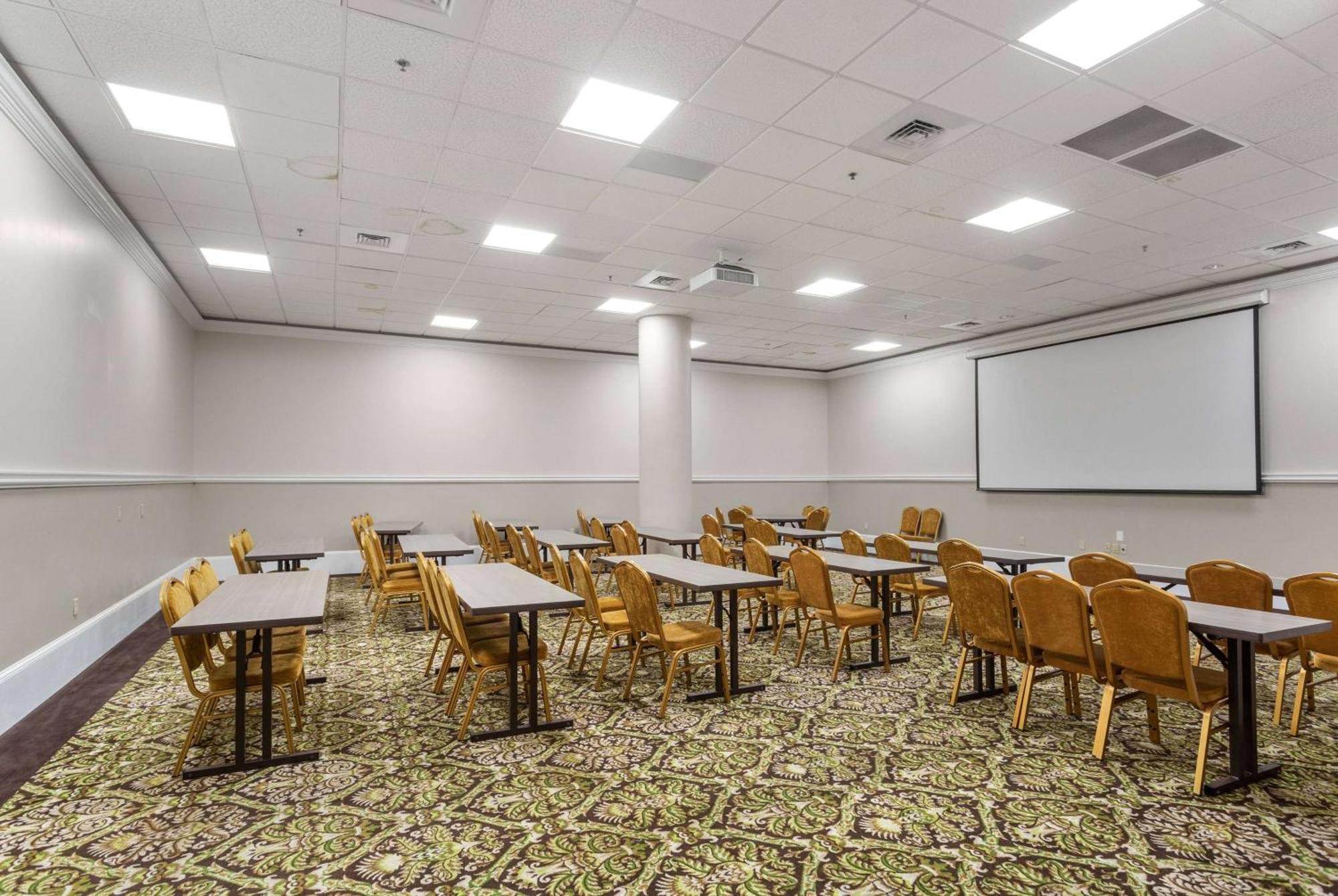 Wyndham Garden Baronne Plaza Hotel New Orleans Ngoại thất bức ảnh
