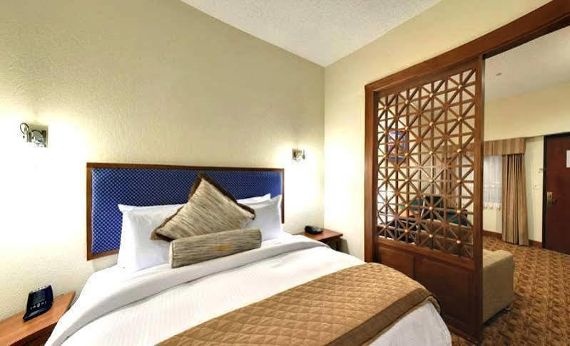 Wyndham Garden Baronne Plaza Hotel New Orleans Ngoại thất bức ảnh